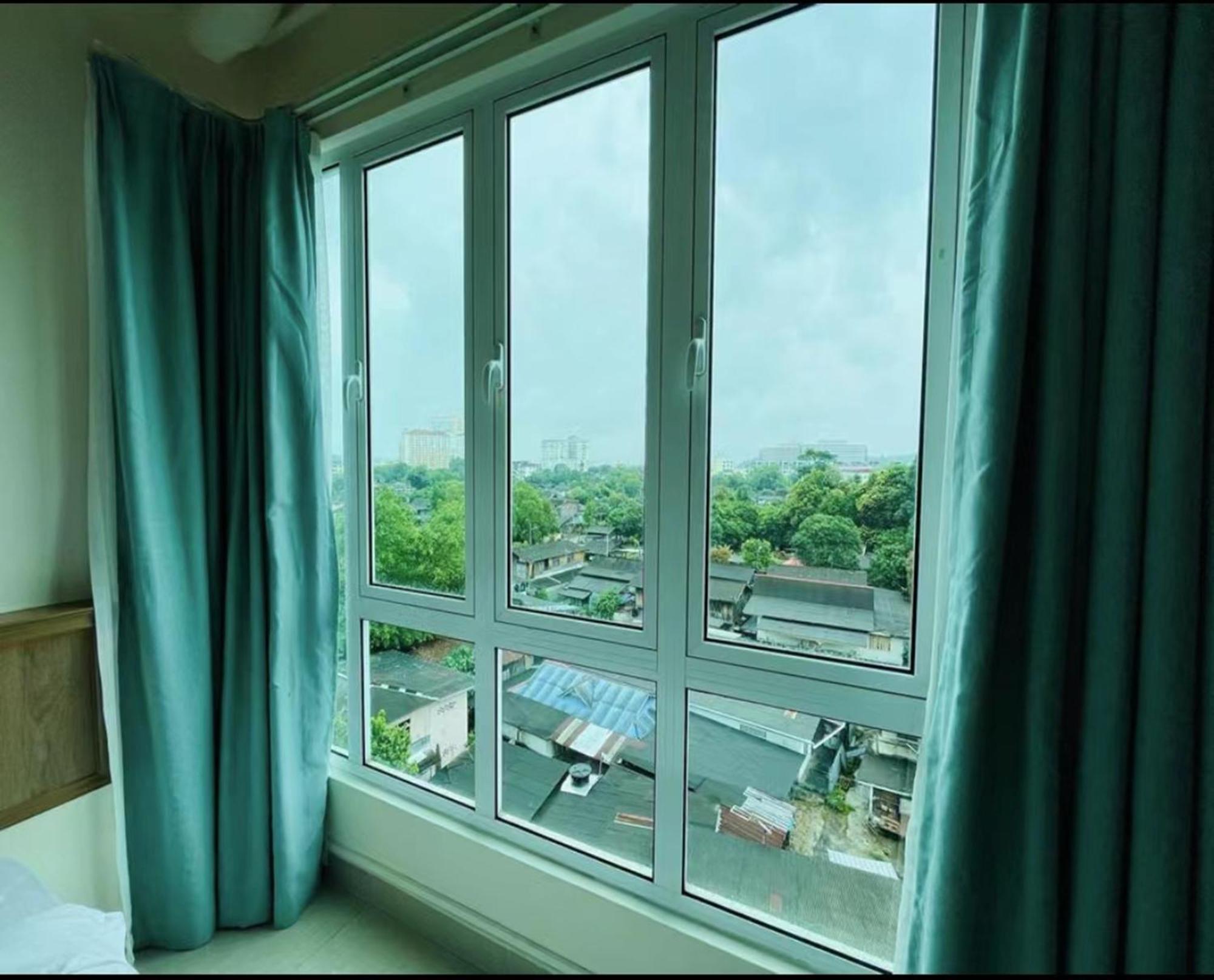 Alexis Kt Roomstay Kuala Terengganu Rum bild